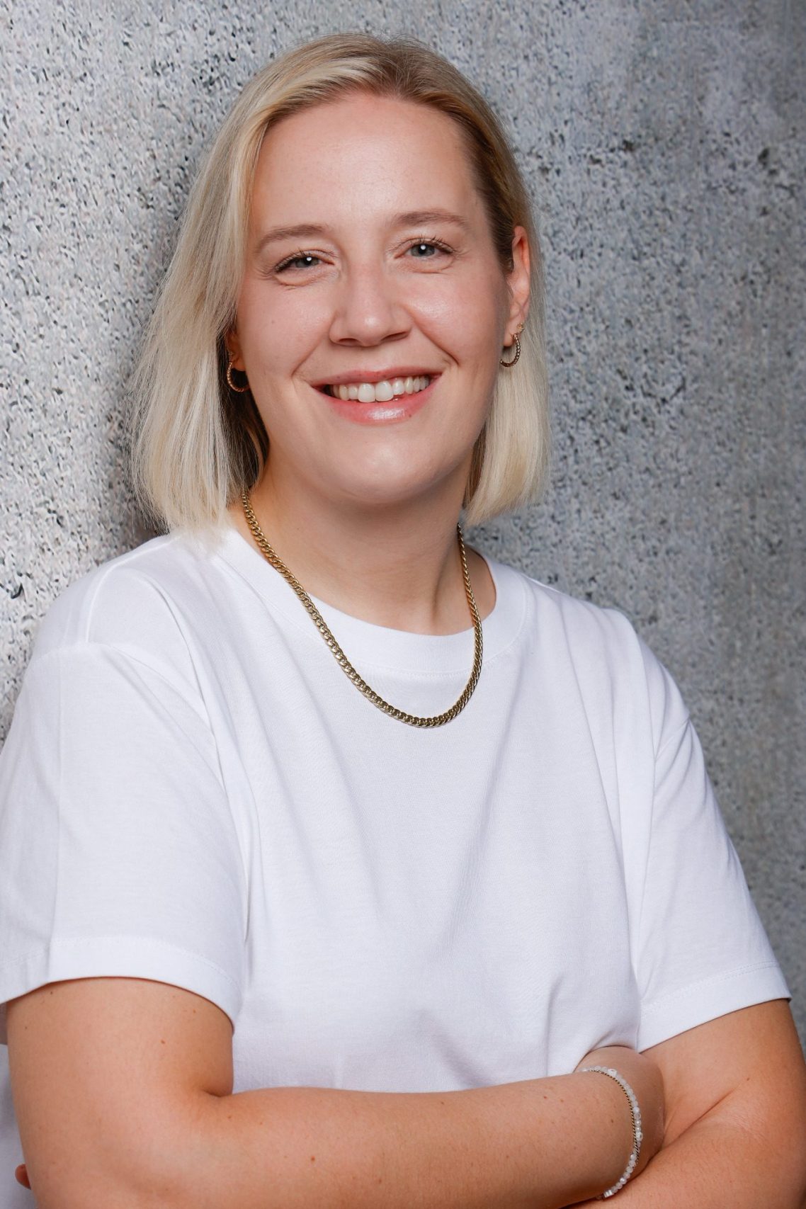 Portrait von Miriam Henkel, Osteopathin, Heilpraktikerin und Gesundheits- und Krankenpflegerin in Frankfurt